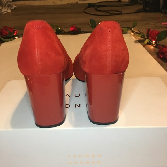 Marc Fisher Real Red Suede Heels. - Picture 5 of 8